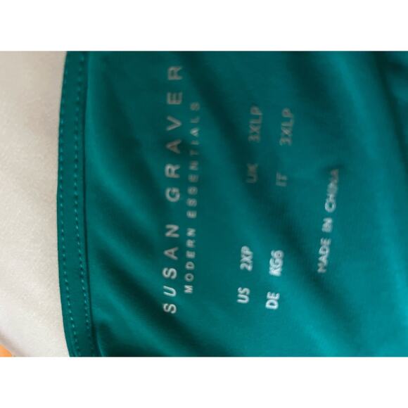 Susan Graver Liquid Knit  Modern Essentials green‎ v neck knit top 2XP Emerald - Picture 3 of 5